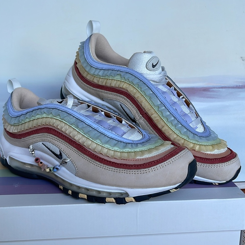 NIKE Men’s AIR MAX 97 BE TRUE 
PINK OXFORD/ANTHRACITE-ADOBE 
Sneakers
FD8637 600 - Picture 11 of 16